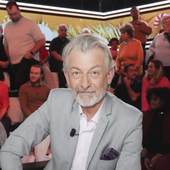 Exclusif - Gilles Verdez - Sur le plateau de l'émission TPMP (Touche Pas à Mon Poste) présentée en direct par C.Hanouna et diffusée sur C8 à Paris le 25 novembre 2022 - © Jack Tribeca / Bestimage