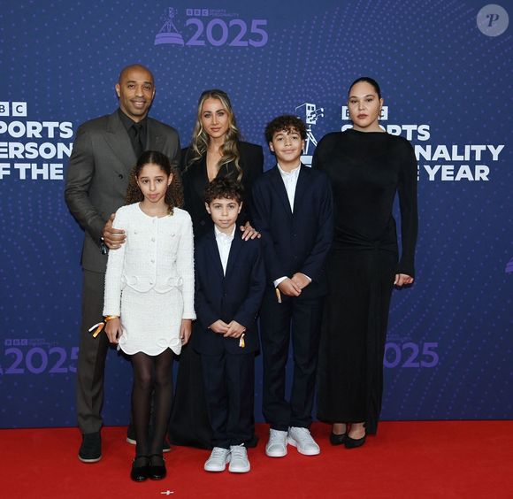 Derrière cette réussite physique se cache une grande source de motivation : sa femme, Andrea Rajacic, et ses enfants, Téa, Tristan, Tatiana et Gabriel.

La personnalité sportive de l'année 2025 de la BBC s'est tenue à MediaCity, Salford.

©BestImage