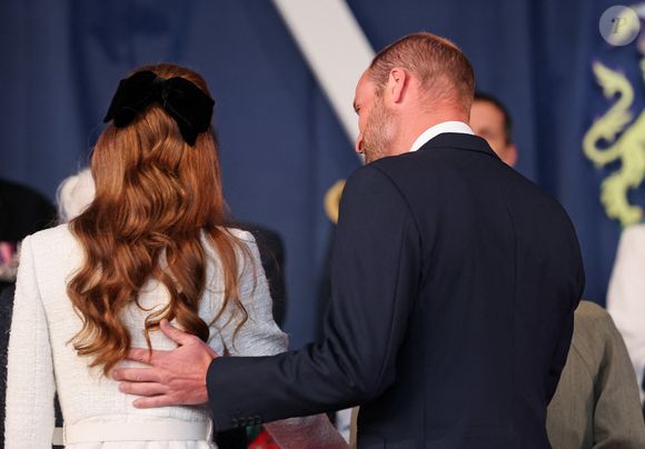 Le prince William, prince de Galles, et Catherine (Kate) Middleton, princesse de Galles - Les membres de la famille royale assistent à un concert organisé pour marquer le 80e anniversaire du Jour de la Victoire en Europe à Horse Guards Parade, Londres, Royaume-Uni, le 8 mai 2025. (Chris Jackson/WPA-Pool/Bestimage).