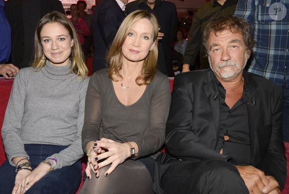 Zoé Marchal, Catherine Marchal et Olivier Marchal - Enregistrement de l'émission "Vivement Dimanche" à Paris le 15 Décembre 2015.

©BestImage