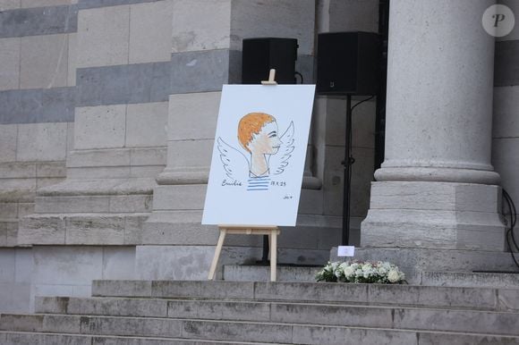 Atmosphère à l'enterrement de l'actrice belge Emilie Dequenne au crématorium du cimetière du Père Lachaise à Paris, France, le 26 mars 2025. Emilie Dequenne, qui avait remporté le prix de la meilleure actrice au Festival de Cannes en 1999 pour son premier rôle dans le film Rosetta des Dardenne, est décédée à l'âge de 43 ans des suites d'un cancer rare des glandes surrénales. Photo by Jerome Domine/ABACAPRESS.COM