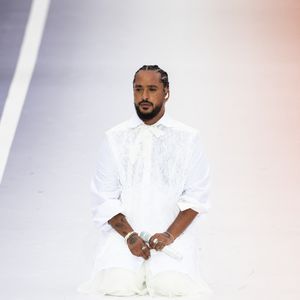 Le chanteur de 35 ans a été entendu lundi 20 janvier sous le régime de la garde à vue 

Slimane en showcase à la Basilique de Saint-Denis lors des Jeux Olympiques de Paris2024 (JO), le 26 juillet 2024.
© Jeremy Melloul - Jack Tribeca /Bestimage