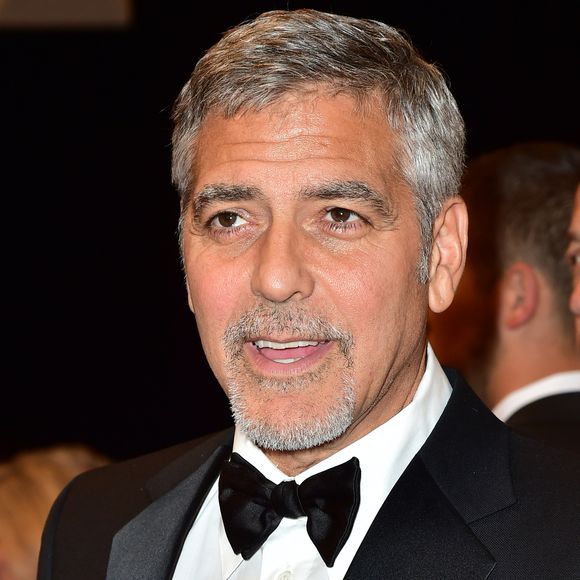 George Clooney - Descente des marches du film "Money Monster" lors du 69ème Festival International du Film de Cannes. Le 12 mai 2016. © Giancarlo Gorassini/Bestimage