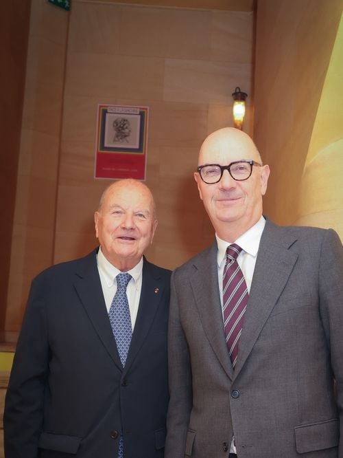Marc Ladreit de Lacharrière réunit Roland Lescure, Jean-Jacques Annaud, Christine Ockrent et plusieurs autres personnalités pour un dîner à Paris