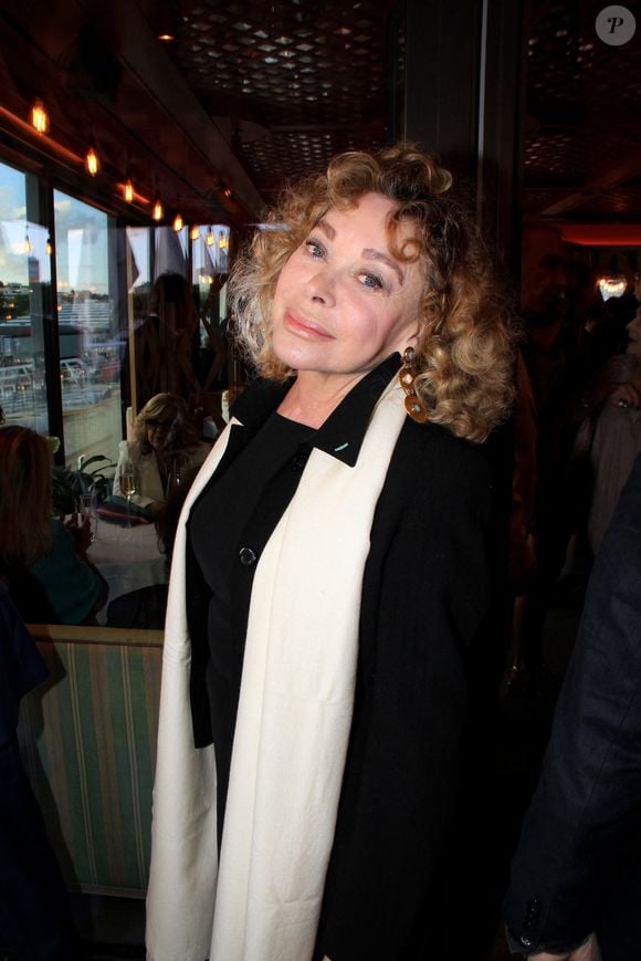 Selon l'actrice, la faute à son camarade.

Exclusif - Grace de Capitani lors de la soirée de l'association "The Children for Peace" à la Plage Parisienne à Paris le 10 juin 2024.

© Philippe Baldini / Bestimage