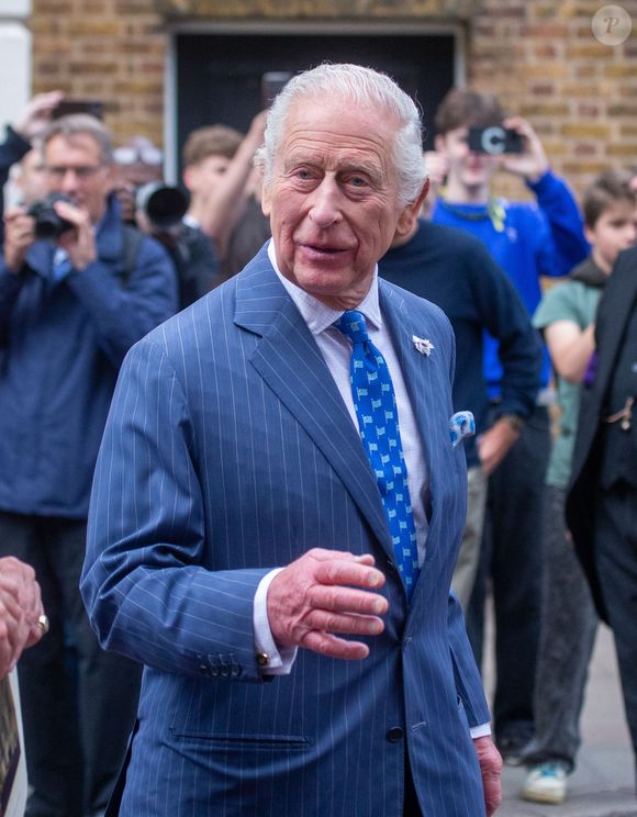En cause ? Les bas salaires mais surtout les multiples exigences du roi

Le roi Charles III d'Angleterre assiste à un service célébrant les 400 ans de la Chapelle de la Reine à Londres, le 4 juin 2025.