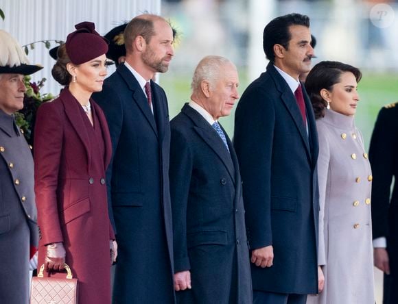 Le prince William, prince de Galles, Catherine (Kate) Middleton, princesse de Galles, le roi Charles III d'Angleterre,son Altesse l'Émir Cheikh du Qatar Tamim bin Hamad Al Thani et son Altesse Sheikha Jawaher Bint Hamad Bin Suhaim Al Thani lors de la cérémonie de bienvenue pour la visite d'État de l'émir du Qatar Tamim ben Hamad Al-Thani à Londres, Royaume Uni, le 3 décembre 2024. © GoffPhotos/Bestimage