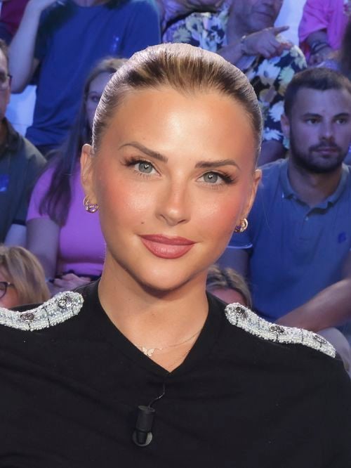 Une nouvelle vie commence vraiment pour Kelly Vedovelli et Marvin : Esmée et Céleste sont enfin rentrées à la maison !