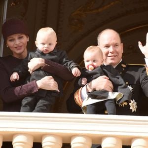 Le Prince Albert II de Monaco, la Princesse Charlène de Monaco, la Princesse Gabriella et le Prince Jacques apparaissent sur le balcon du Palais de Monaco pour la Fête Nationale le 19 novembre 2015 à Monaco, Monaco. Photo ABACAPRESS.COM