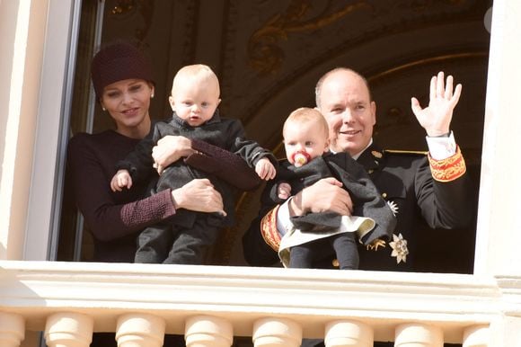 Le Prince Albert II de Monaco, la Princesse Charlène de Monaco, la Princesse Gabriella et le Prince Jacques apparaissent sur le balcon du Palais de Monaco pour la Fête Nationale le 19 novembre 2015 à Monaco, Monaco. Photo ABACAPRESS.COM