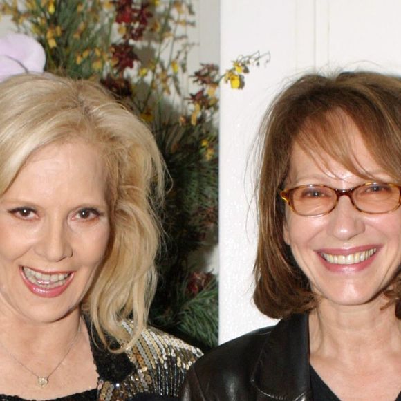 Sylvie Vartan brise le silence après la mort de Nathalie Baye.

"Nathalie Baye" et "Sylvie Vartan" exclusif "Michel Drucker" a rendu visite à "Sylvie Vartan" lors d'un de ses spectacles au Palais des Congrès à Paris COADIC GUIREC / BESTIMAGE