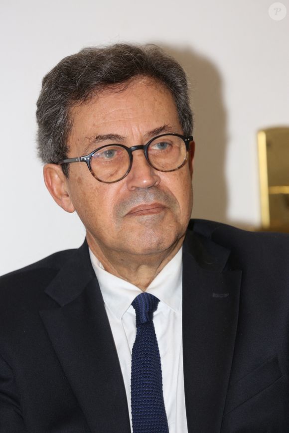 Georges Fenech rencontre la presse lors de la Conférence européenne des imams contre la radicalisation à Paris, France, le 1er octobre 2020. Photo par Jerome Domine/ABACAPRESS.COM
