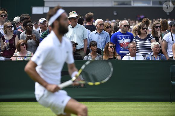 Shy'm vue pendant le match de son petit ami Benoît Paire de France contre Franko Skugor lors de la deuxième journée du championnat de Wimbledon 2016 à Londres, Royaume-Uni, 28 juin 2016. Photo Corinne Dubreuil/ABACAPRESS.COM