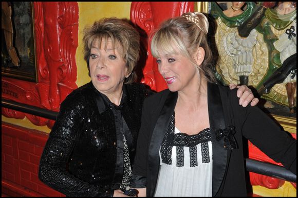 Elle décédé le 15 septembre 2021. 

Marthe Mercandier et sa fille Véronique Nery au défilé de monde de Christophe Guillarme "Sawan Lake" au Balado à Paris. © LIONEL URMAN / BESTIMAGE