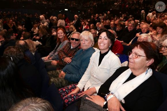 Exclusif - Gilbert Montagné, Renaud et sa femme Cerise dans le public du concert de Hugues Aufray au Le Dôme de Paris - Palais des Sports le 9 novembre 2025.

© Jack Tribeca / Bestimage