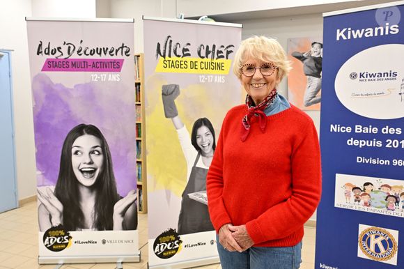 Exclusif - Mercotte, la jurée de l'émission "Le Meilleur Pâtissier" sur M6, est venue à Nice, le 26 avril 2024, pour rencontrer les adolescents du stage culinaire « Nice Chef » et superviser leurs réalisations, des biscuits de Savoie façon Mercotte. 
© Bruno Bebert / Bestimage