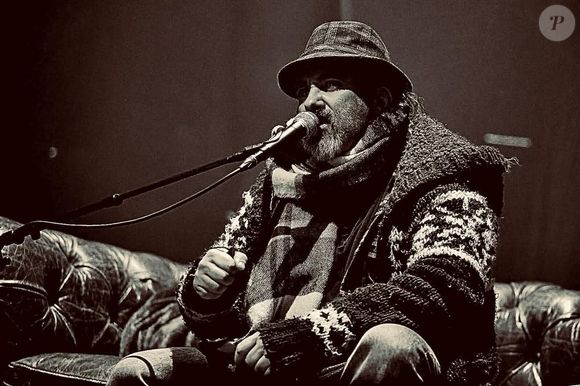 Il est sous le feu des critiques

Damien Saez en concert. Instagram/damiensaez