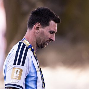 Devenu son conseiller, il a également participé à la gestion de son image et à certains de ses transferts.
Lionel Messi (n° 10) de l'Argentine réagit après la défaite de son équipe lors de la finale de la Coupe du monde de la FIFA 2026 opposant l'Espagne à l'Argentine au New York New Jersey Stadium, le 19 juillet 2026 à East Rutherford, aux États-Unis. (Crédit photo : © Victor Monteiro/PX Imagens via ZUMA Press Wire/ABACAPRESS.COM)