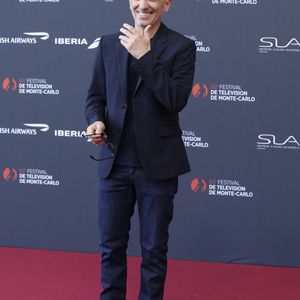 Gad Elmaleh sur le tapis rouge du photocall de la cérémonie d'ouverture du 62ème Festival de Télévision de Monte-Carlo, à Monaco, le 16 juin 2023. © Denis Guignebourg/BestImage