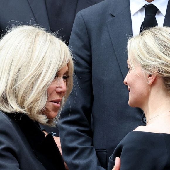 Brigitte Macron, Audrey Crespo-Mara - Sorties des obsèques de Thierry Ardisson en l’église Saint-Roch de Paris, France, le 17 juillet 2025.  © Clovis-Jacovides/Bestimage