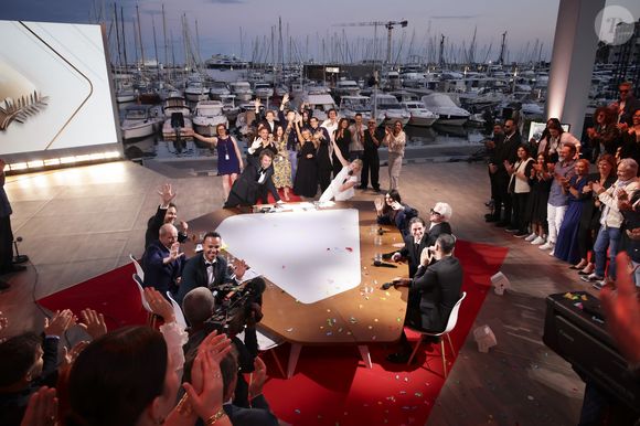 Exclusif - Adil Rami, Marc Cerrone, Christine and the Queens, Mohamed Bouhafsi, Anne-Elisabeth Lemoine, Géraldine Nakache, Patrick Cohen, Pierre Lescure, Bertrand Chameroy - Plateau de l'émission "C à vous" lors du 78ème Festival International du Film de Cannes le 23 mai 2025. © Jack Tribeca / Bestimage