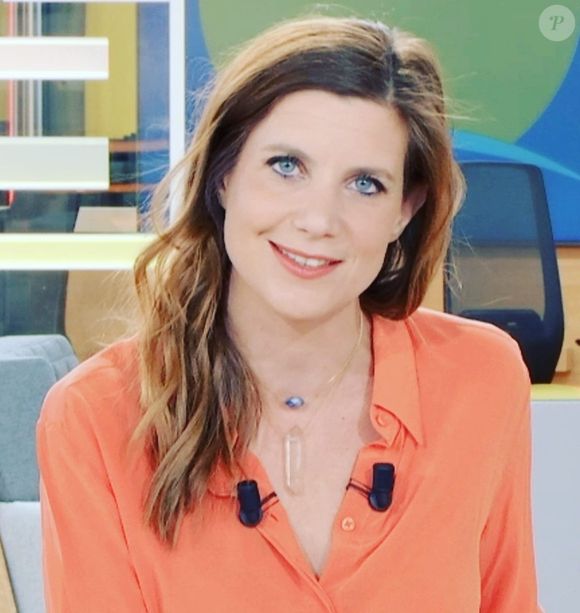 Elle sera remplacée par Claire-Elisabeth Beaufort, rédactrice en chef adjointe de 20h30 le dimanche, sur France 2.

Camille Grenu, journaliste de France Télévisions