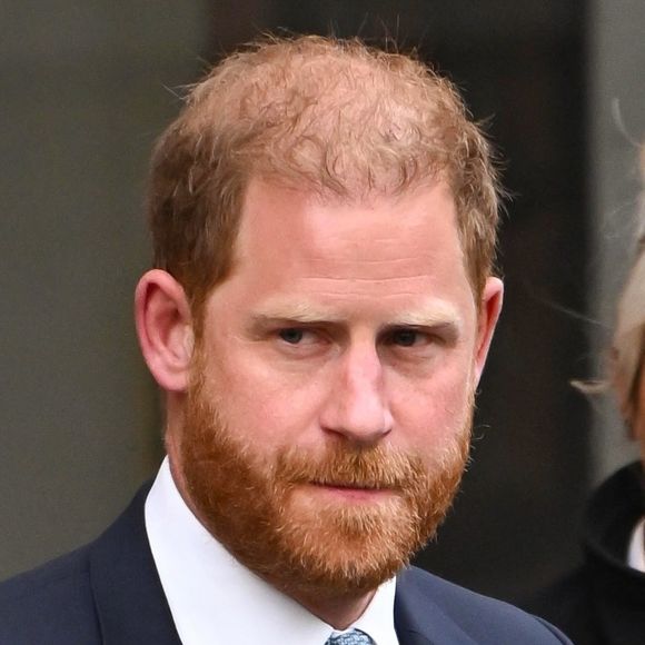 Le prince Harry, duc de Sussex, est de retour à Londres pour faire appel d'une décision de la Haute Cour sur la question de savoir s'il a droit à des gardes du corps armés payés par le contribuable, à Londres, Royaume Uni, le 8 avril 2025.  
Crédit : Backgrid UK/ Bestimage