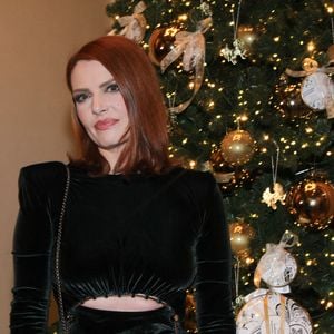 Mais on a aussi remarqué l'absence d'Elodie Frégé (gagnante de la saison 3), 

Elodie Frégé lors de la Grande Soirée de Noël HFC (Haute Fragrance Company) au Musée des Arts décoratifs à Paris le 11 décembre 2025.

© Philippe Baldini / Bestimage