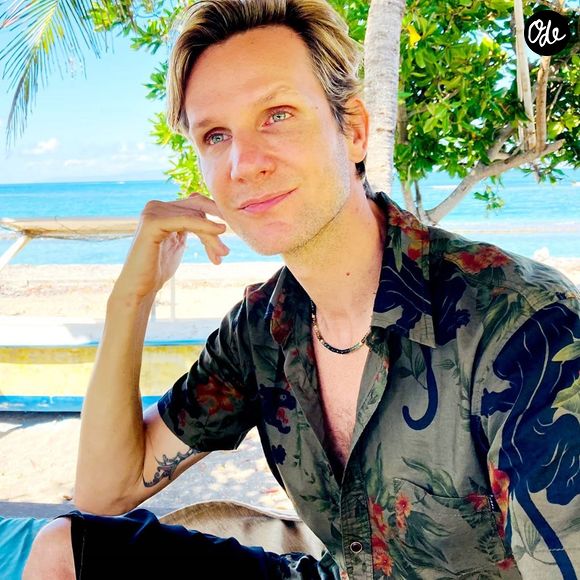 L'antiquaire a vécu un adieu intime et symbolique à La Baule pour disperser les cendres de son père.

François-Xavier Renou, acheteur dans "Affaire conclue" (France 2) et ex-candidat de "Koh-Lanta" (TF1) en 2002.