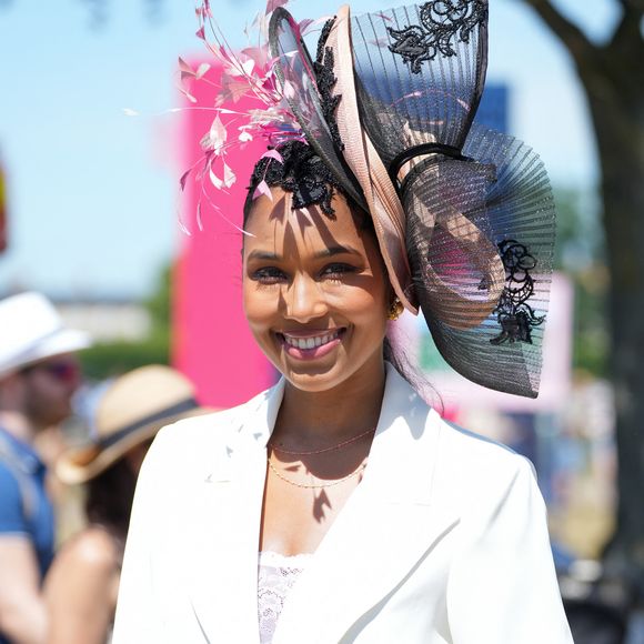 Clémence Botino - Prix de Diane Longines 2026 à l'Hippodrome de Chantilly le 14 juin 2026.
© Anne-Sophie Guebey / Bestimage