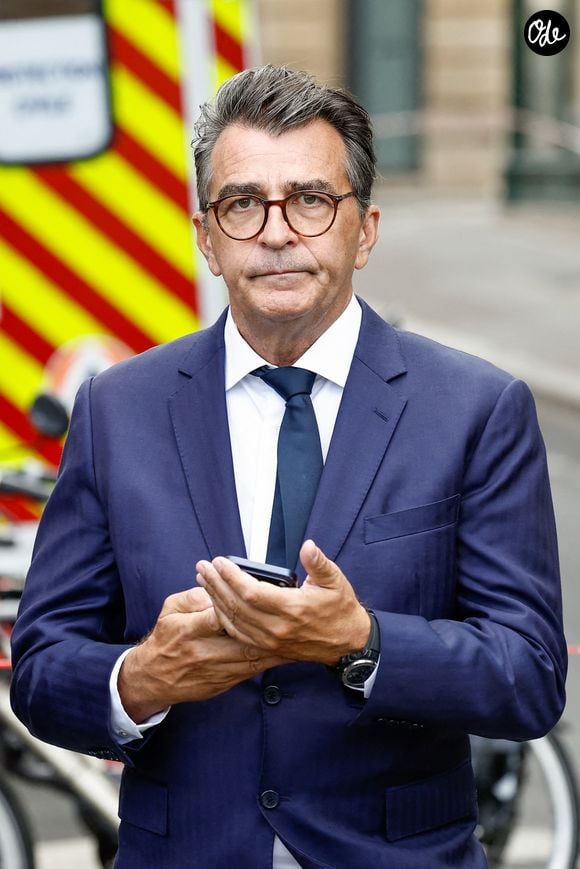 L’établissement est installé au 20 place Bellecour, dans le 2e arrondissement.

Yannick Alléno - Arrivées aux obsèques de Mathilde Favier en l'église Saint-Sulpice à Paris le 31 aout 2026. © Dominique Jacovides-Cyril Moreau/Bestimage