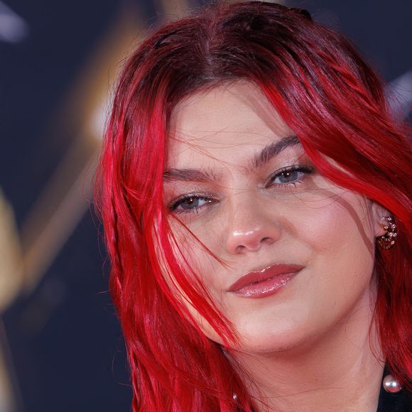 Louane Emera assiste aux 26e NRJ Music Awards au Palais des Festivals le 1er novembre 2024 à Cannes, France. Photo par Anne Barson/ABACAPRESS.COM