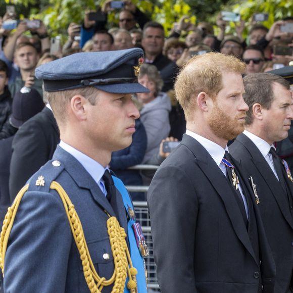 Le prince William, prince de Galles, Le prince Harry, duc de Sussex - Arrivées au service funéraire à l'Abbaye de Westminster pour les funérailles d'Etat de la reine Elizabeth II d'Angleterre. Le sermon est délivré par l'archevêque de Canterbury Justin Welby (chef spirituel de l'Eglise anglicane) au côté du doyen de Westminster David Hoyle. Londres, le 19 septembre 2022 © Moreau / Jacovides / Bestimage
