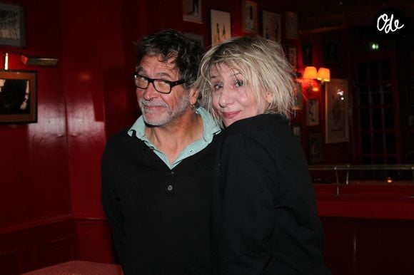Fabrice Capizzano, Nina Morato - Personnalités aux Deux Magots pour la 3ème édition du salon du livre à Saint-Germain-des-Prés "Des pages avant la plage" à Paris le 6 juin 2026

© Philippe Baldini / Bestimage