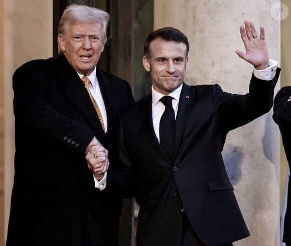 Le président français Emmanuel Macron recoit le président américain élu Donald Trump et le président ukrainien Volodymyr Zelenskiy au palais de l'Élysée après une réunion trilatérale dans le cadre des cérémonies de réouverture de la cathédrale Notre-Dame de Paris, cinq ans et demi après l'incendie, à Paris, France, le 7 décembre 2024. © Stéphane Lemouton/Bestimage