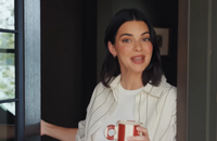 Kendall Jenner dévoile son refuge de montagne… un lieu loin des paillettes, entre couleurs, souvenirs et moments simples.