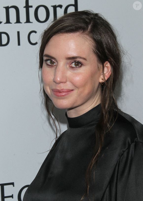 En effet, grâce à son tube "I Follow Rivers", repris sur toutes les radios et remixé également, la chanteuse a acquis une notoriété incontestable...

Lykke Li au gala pour la fondation Sean Parker, Los Angeles, le 13 avril 2016. Photo Splash News/Abaca