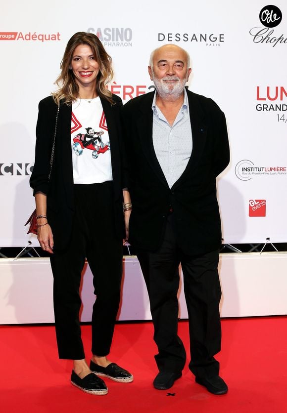 Gérard Jugnot et sa compagne Patricia Campi - Tapis rouge de la cérémonie d'ouverture du Festival Lumière  2017 au cours de laquelle Eddy Mitchell a reçu un hommage à Lyon, le 14 octobre 2017.

© Dominique Jacovides/Bestimage