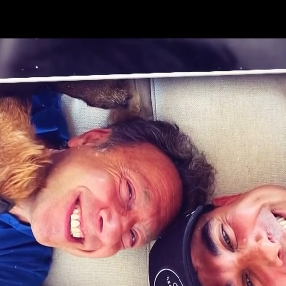 "J'avais fermé mon cœur, j'étais sur qu'à 50 ans, il ne m'arriverait plus rien. Et puis il est arrivé dans ma vie"


"Il m'a redonné confiance en l'amour" : Stéphane Bern, apparition surprise de son compagnon Yori Bailleres dans Danse avec les stars - capture d'écran TF1