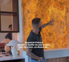 Dans sa maison, il a choisi une feuille de pierre Prague en version translucide.

Capture Stoneleaf - Instagram
