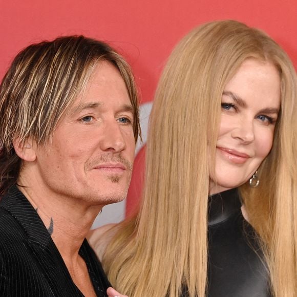 S’il n’est pas précisé la raison pour laquelle les amoureux ont jeté leur dévolu sur le Portugal, il est à noter qu’il s’agit de l’un des pays les plus pacifiques du monde.

Keith Urban et Nicole Kidman arrivent à la 60e cérémonie des Academy of Country Music Awards qui se tient au Ford Center at The Star le 8 mai 2025 à Friso, TX.
© Tammie Arroyo / AFF-USA.com