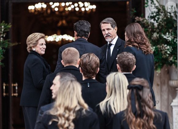 La reine Anne-Marie de Grèce et le prince héritier Pavlos de Grèce assistent aux funérailles de la princesse Irène de Grèce à la cathédrale métropolitaine d'Athènes à Athènes, Grèce, le 19 janvier 2026. Photo par Giannis Panagopoulos/Eurokinissi/ABACAPRESS.COM