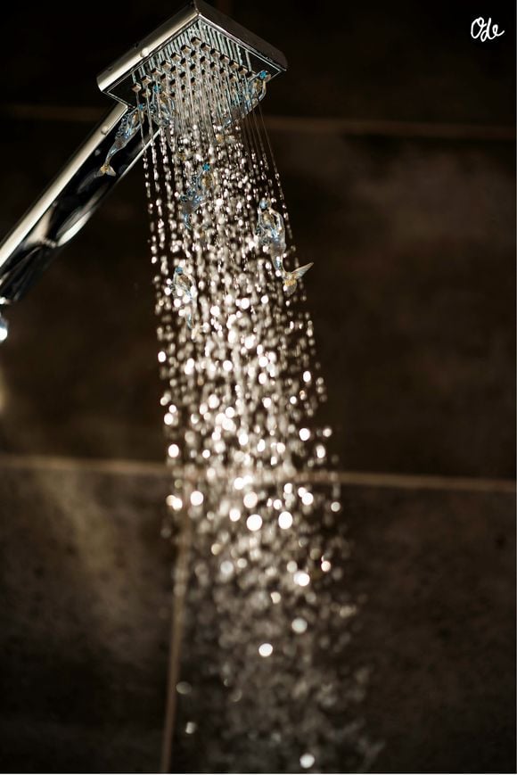 Ce produit a quelques euros est la solution miracle au calcaire dans la salle de bain.