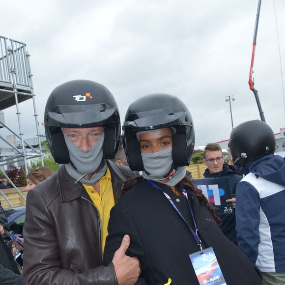 Très fière, elle a ainsi publié le dessin que son chéri a fait d'elle.

Vincent Cassel et sa compagne Narah Baptista - Les célébrités participent à un tour de chauffe lors des "24H du Mans 2024", le 15 juin 2024.
© Rachid Bellak/Bestimage