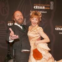 Entre Julie Depardieu et son compagnon Philippe Katerine, qui est le plus excentrique ? La comédienne répond et évoque leurs deux enfants, Billy et Alfred