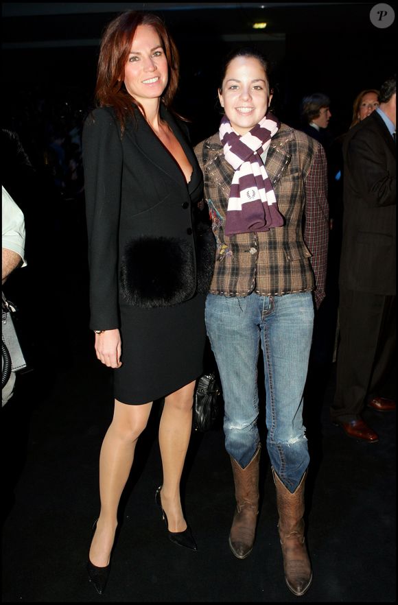 Rosalie Van Breemen et sa fille Anouchka Delon au défilé Valentino en 2006. RINDOFF-BORDE / BESTIMAGE