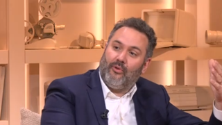 "Mon boulot, c'est faire en sorte de passer devant" : Comment Bruce Toussaint travaille-il pour concurrencer Télématin ?