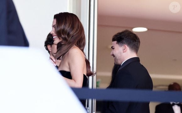 Antoine Dupont et Iris Mittenaere - Antoine Dupont et sa compagne Iris Mittenaere se retrouvent sur les marches  du film « Dossier 137 » lors du 78ème Festival International du Film de Cannes le 15 mai 2025.

© Jacovides / Moreau / Bestimage