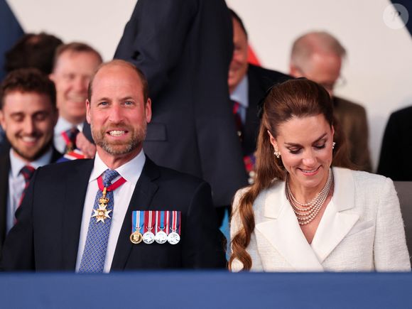 Le prince William, prince de Galles, et Catherine (Kate) Middleton, princesse de Galles - Les membres de la famille royale assistent à un concert organisé pour marquer le 80e anniversaire du Jour de la Victoire en Europe à Horse Guards Parade, Londres, Royaume-Uni, le 8 mai 2025. (Chris Jackson/WPA-Pool/Bestimage).