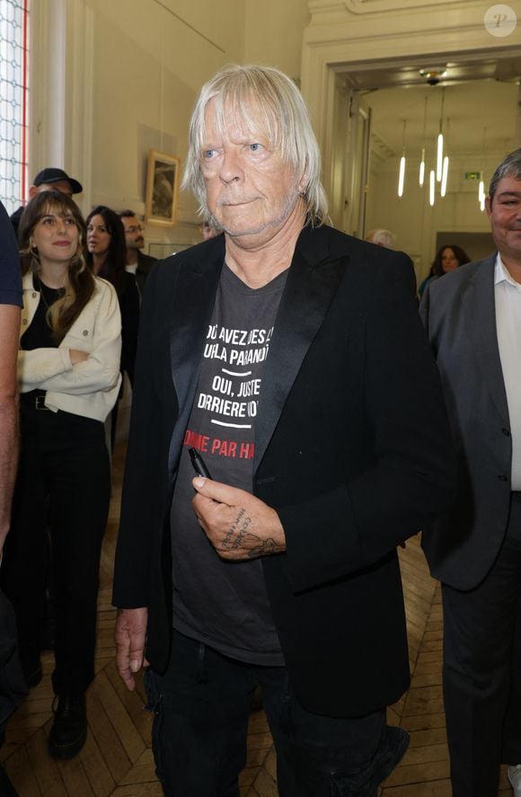 Exclusif - Le chanteur Renaud (Renaud Séchan) -  Vernissage de l'exposition "Renaud, Des mots et des images" qui se tiendra jusqu'au 14 septembre à la Mairie du 13ème à Paris le 5 septembre 2024. © Coadic Guirec/Bestimage